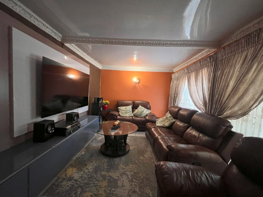 4 Bedroom Property for Sale in Noordhoek Free State